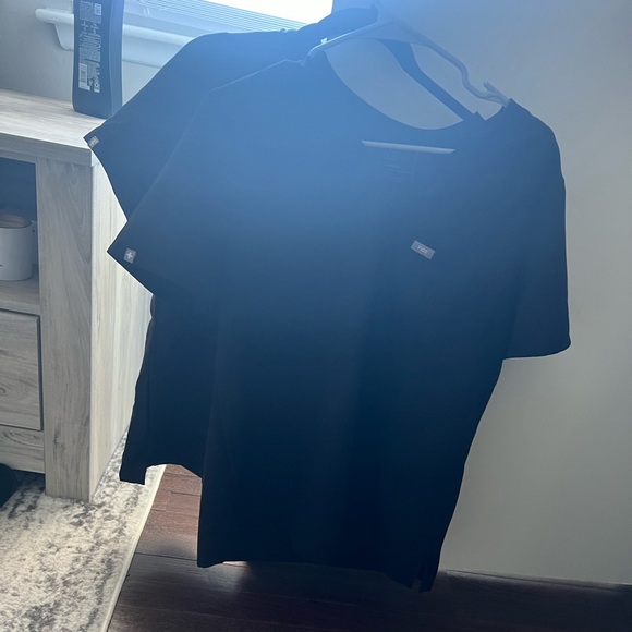 Figs Tops - THREE FIGS TOPS